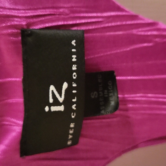 Magenta top - Picture 3 of 4